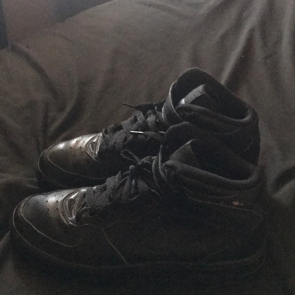 Nike - Picture 2 of 5